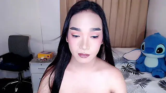 AsianHugeWildSaussage Adlı Modelin Web Kamerası Şovu