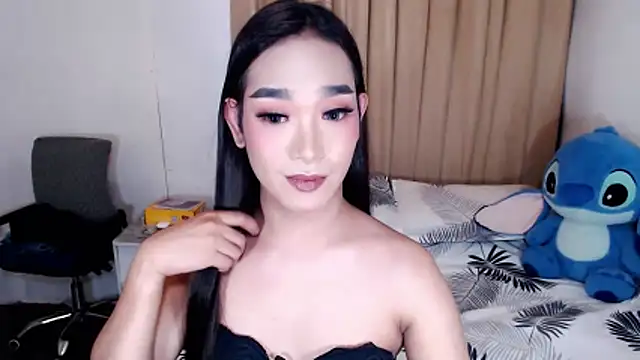 AsianHugeWildSaussage Show in webcam