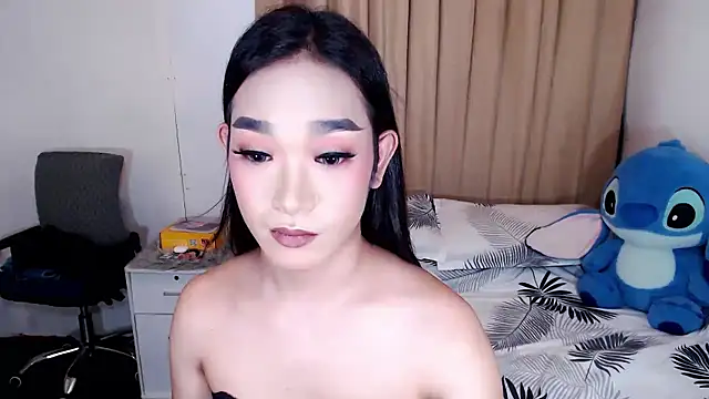 AsianHugeWildSaussage Show in webcam
