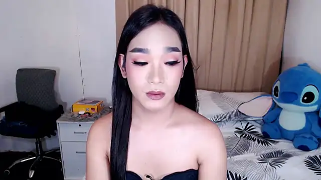 AsianHugeWildSaussage Adlı Modelin Web Kamerası Şovu
