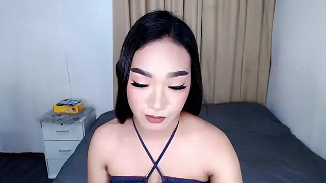 AsianHugeWildSaussage Show Webcam