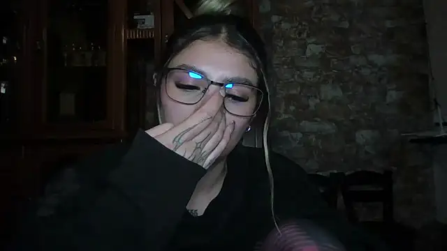 AliceTeenager___ XXX чат на живо