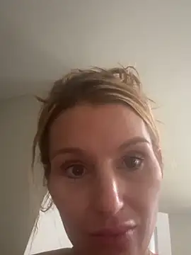 BaddieBossXX2: διαδικτυακό σόου στην κάμερα