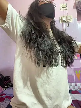 Sandhya_77 Show in webcam