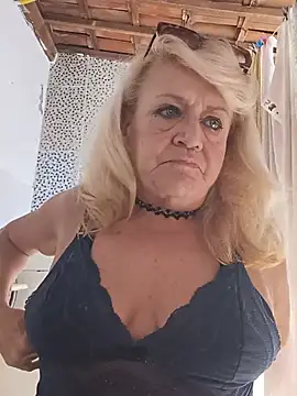 Belladama61 élő XXX-chatje