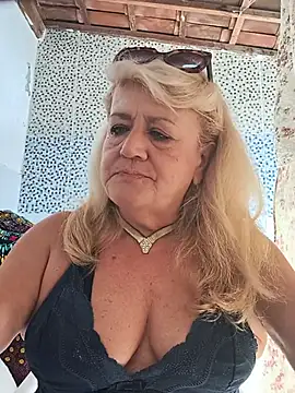 Show modela Belladama61 na web-kameri