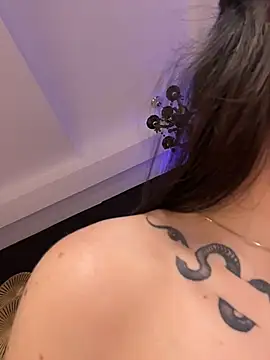 BellaKarma's Live XXX Chat