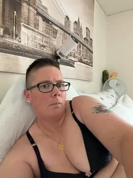 Živá chatovací místnost voluptuous-minx