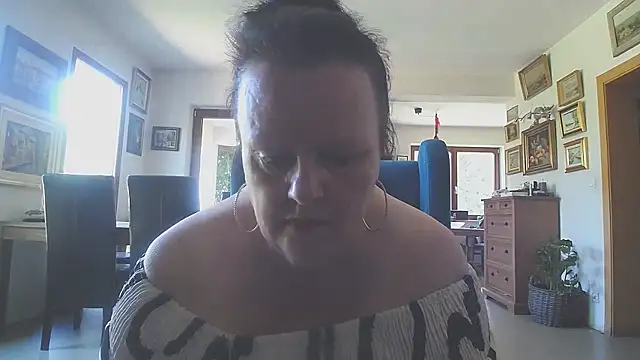 TiffanyMature Adlı Modelin Canlı XXX Sohbeti