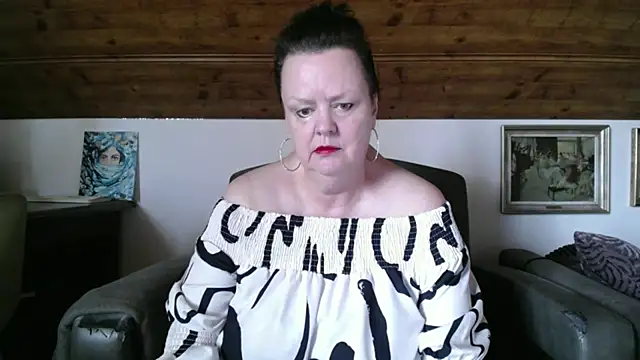 Chatroom XXX en direct de TiffanyMature