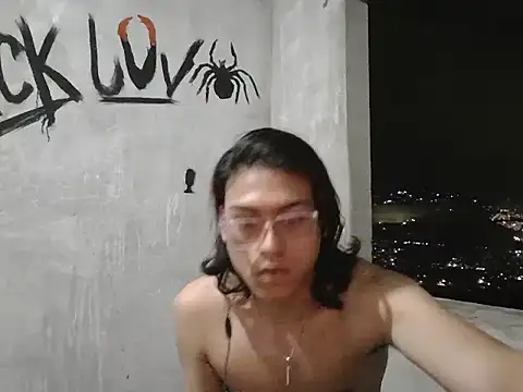 Pokazy przed kamerką – dirty_model