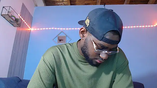 eebony_stallion 在線直播表演