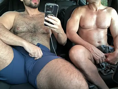 Show modela CasadoLutadorBigStuds na web-kameri