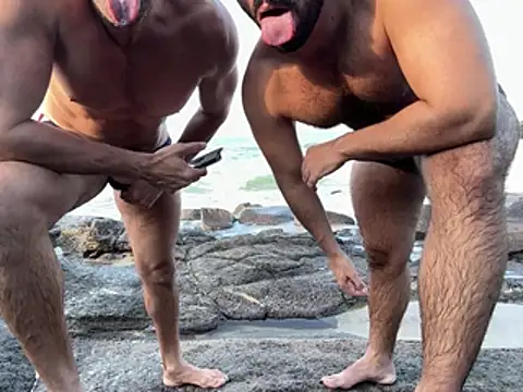 Show modela CasadoLutadorBigStuds na web-kameri