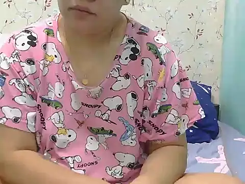 Hottie_mommy28: онлайн-секс-чат
