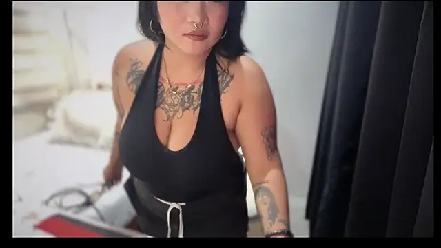 _XXXKittyTingles Show in webcam