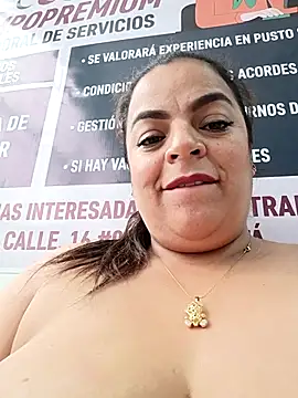 Mia-Glowのウェブカメラショー