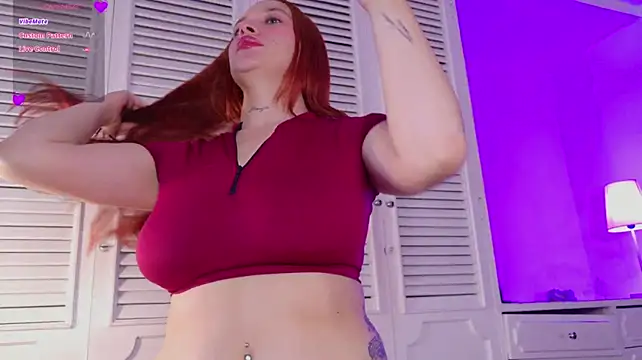 EmmaaCastro's Live Sex Cam Show
