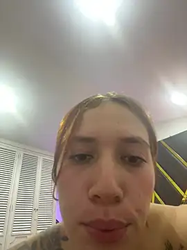 XXX chat uživo modela EmmaaCastro