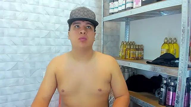Show modela Naim_Bennetsex na web-kameri