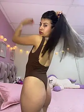 Lenapink19 Adlı Modelin Canlı XXX Sohbeti
