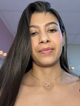 Lenapink19 Adlı Modelin Canlı XXX Sohbeti