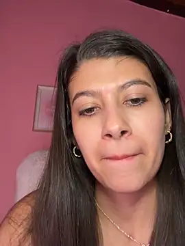 Lenapink19 Adlı Modelin Canlı XXX Sohbeti