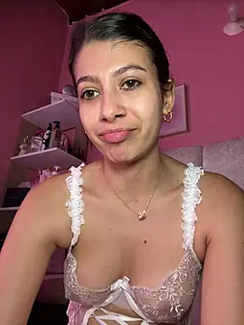 Lenapink19 Adlı Modelin Canlı XXX Sohbeti