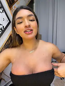 jenn_fit Show in webcam