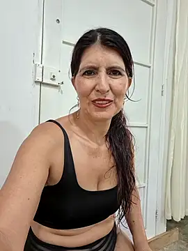 swity_foster: διαδικτυακό σόου στην κάμερα