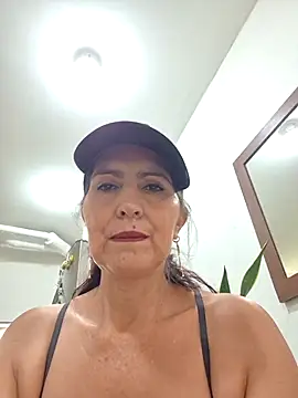 swity_foster élő XXX-chatje