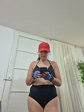 swity_foster Chat XXX live