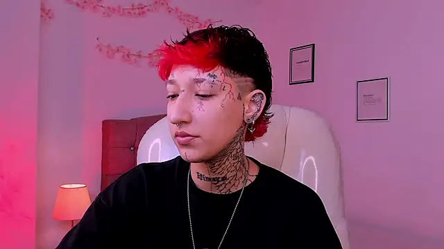 Chat +18 de Luci_Rose ao vivo