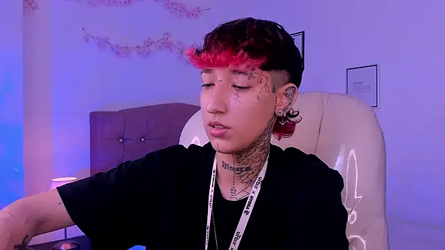 Chat +18 de Luci_Rose ao vivo