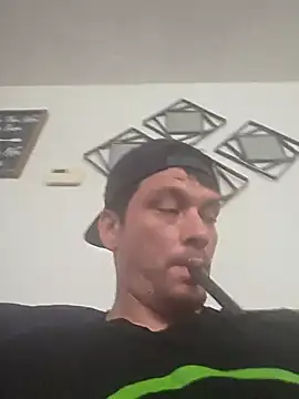 twistafatpipe's Webcam Show