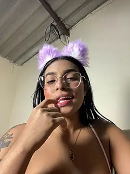 Pokój czatu na żywo – Linda_Saenz_