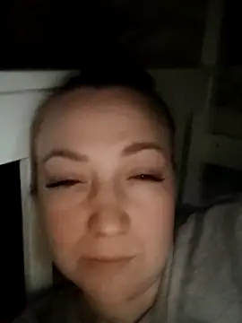 Kiss_Eva élő chatszobája