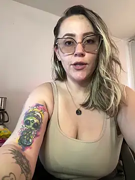 Živá chatovací místnost CurvyLust_x