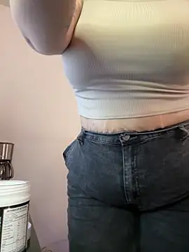Živá chatovací místnost CurvyLust_x