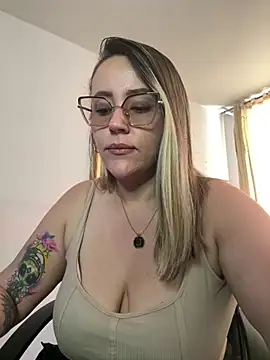 Živá chatovací místnost CurvyLust_x