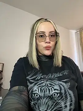 CurvyLust_x's Webcam Show