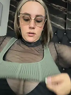 Show de CurvyLust_x na webcam