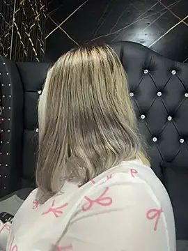 Pokazy przed kamerką – CurvyLust_x