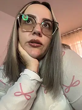Pokazy przed kamerką – CurvyLust_x