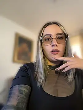 CurvyLust_xn Webbikameraesitys