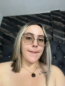 Show de CurvyLust_x na webcam