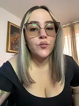 CurvyLust_x's Webcam Show