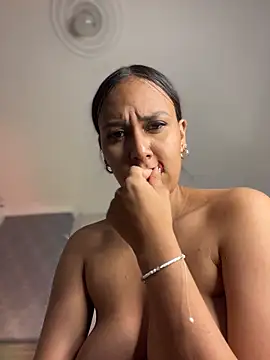 Chatroom XXX en direct de MiilaBlake