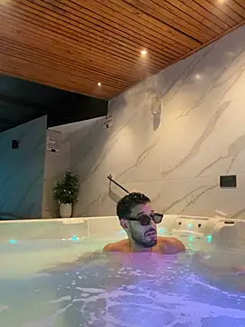 عرض كام husbandandwifetobe