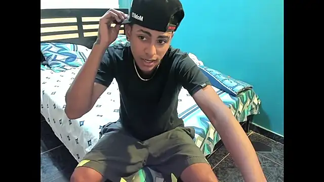 Andrew25- Webcamshow